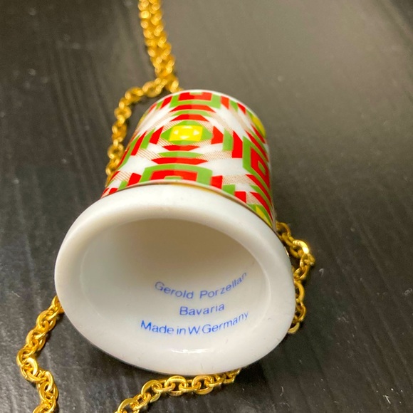 THIMBLE Necklace-GEROLD PORZELLAN TCC PATCHWORK QUILT '86 24K GOLD "PINEAPPLES" - Picture 4 of 4